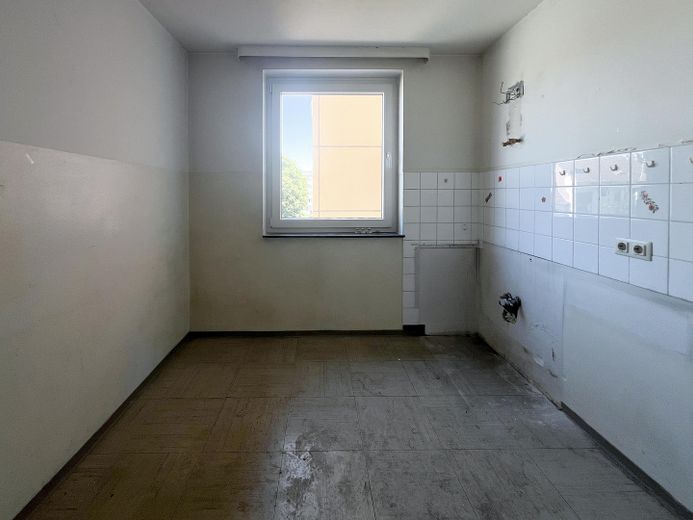 Bezugsfreie 3-Zimmer-Wohnung mit Balkon & Aufzug | Provisionsfrei | Sofort verfügbar – Küche