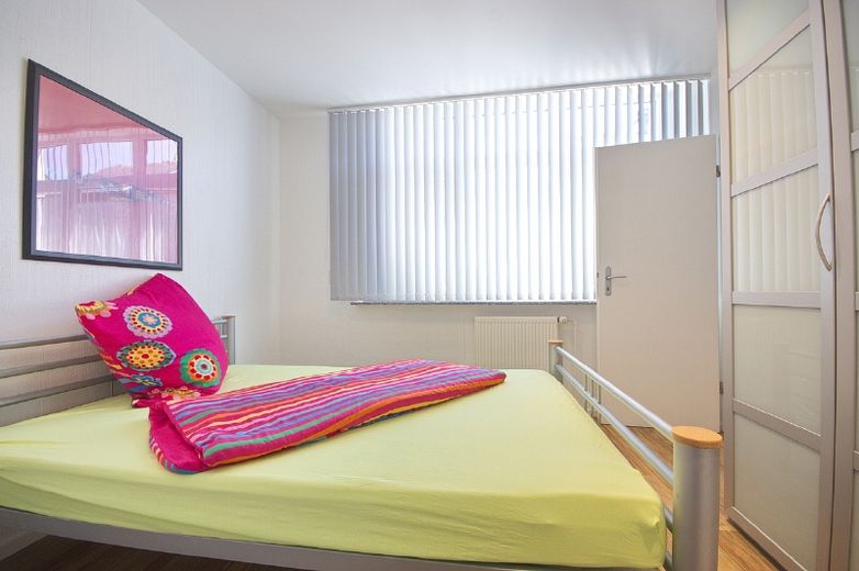 Modern und gut ausgestattete Ferienwohnung mit Internetzugang, gutes und ruhiges Wohnumfeld, Grenze Moers – a43d448a520fbc7b72c7f23bbfdff326a27a5cb4.jpg
