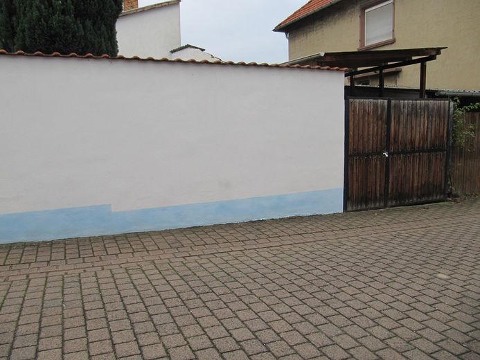 from PRIVATE ** single-family house + outbuilding * garden * garage * courtyard * basement – Foto 9
