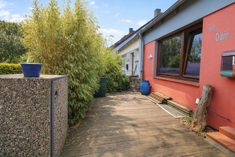 Charmantes Reihenmittelhaus auf Helgoland-Oberland mit ausgebautem Dachgeschoss und 2 Terrassen – Außenansicht