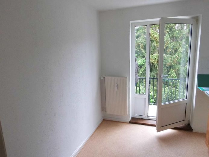 Kleines MFH mit drei Wohnungen und Garten - Bremen-Osterfeuerberg – Küche 2. OG