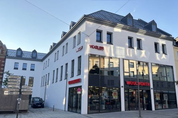 First occupancy after renovation: Top-modern, air-conditioned office space in the heart of the city of Hof - elevator - barrier-free access