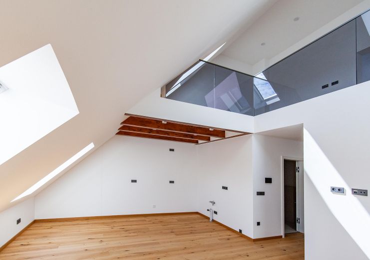 PROVISIONSFREI - Traumhafte Galerie-Wohnung im Erstbezug am Dorfplatz von Augsburg-Inningen – Wohnküche