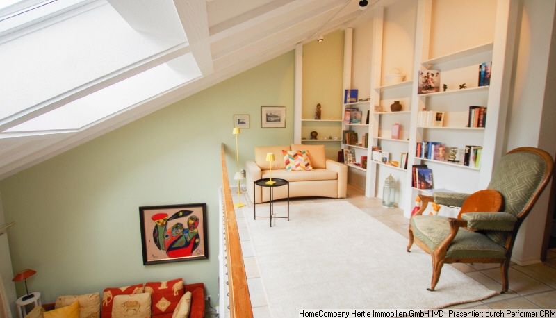Spacieuse maisonnette au design loft très lumineux et ouvert, avec grand balcon ainsi qu’un mobilier vintage élégant, pour 3 à 12 mois à proximité immédiate du Lorettoberg, dans le quartier de Wiehre à Fribourg – 08cea618e27c4f75010a178475a17030e328be6c.jpg