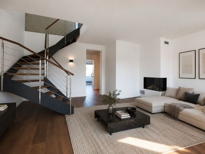 Hochwertiges Wohnen - zwei Ebenen – 2,5-Zimmer-Maisonette m. Loggia in M-Neuhausen – Foto 1