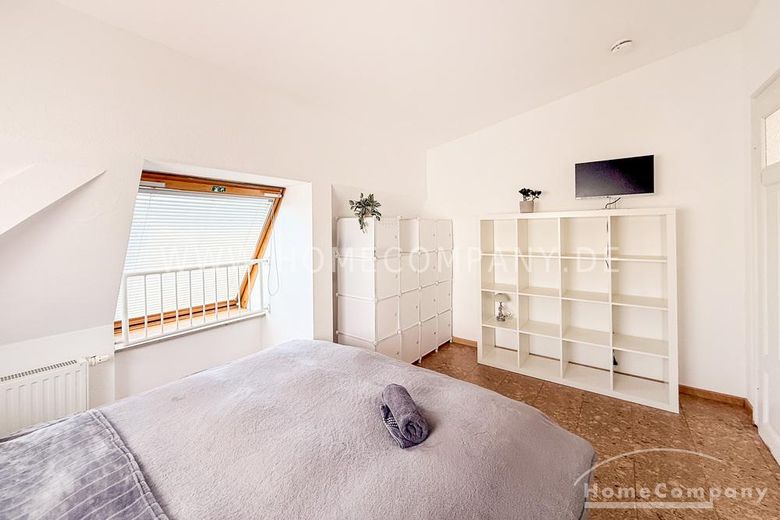 22801 HomeCompany Dresden Möbliert/Furnished 3-Zimmer Maisonette Wohnung in Dresden-Striesen mit Balkon max. 3 Personen – 2587f3c57fbfff2739e06a7e99e8f4a45105e7de.jpg