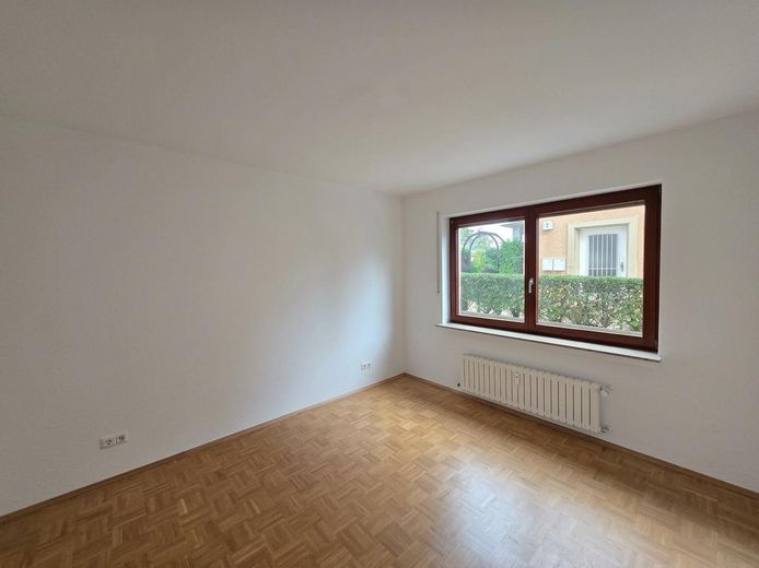 2,5 locali vicino al bosco e alla zona sud della Ruhr, terrazza di 14 m², bagno: vasca + doccia, parquet in legno massello – Schlafzimmer