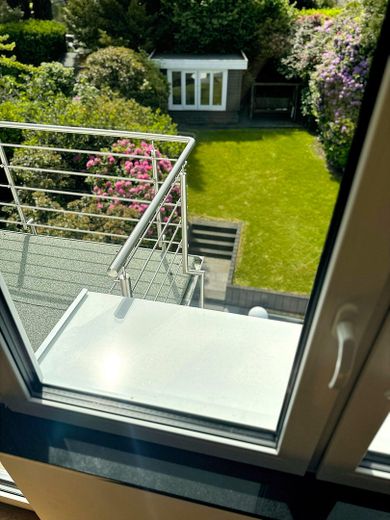 Rarità nella valle del Mühlbach – completamente ristrutturata vicino all'Ospedale universitario di Essen – Sonnenbalkon DG