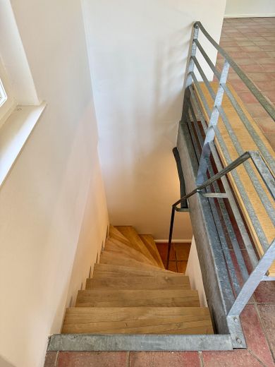 Repräsentative Gewerbefläche im Zentrum von Wandlitz – Treppe