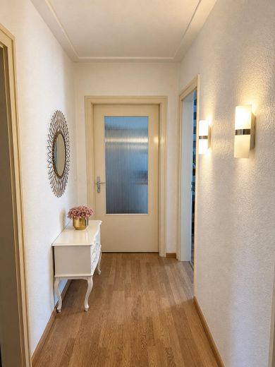 Provisionsfrei – Gepflegte 3-Zimmer Wohnung im Altbau MFH mit Top-Rendite – Flur