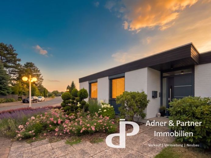 **KANZLERFELD: MODERNISIERTER SCHMIED-BUNGALOW MIT EXKLUSIVEM APARTMENT** – फोटो 1