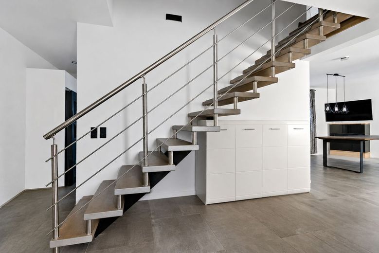 Modernes Familienglück in ruhiger Lage - energieeffizientes Einfamilienhaus mit Garten, Smart Home und Doppelgarage – Eingang