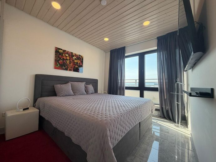 Möblierte Wohnung mit Panoramaterrasse & Weitblick – Schlafzimmer