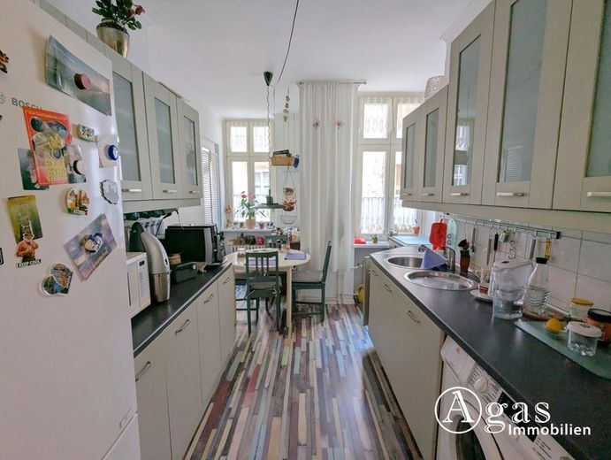 Gut vermietete 3-Zimmer-Altbauwohnung im Mierendorff-Kiez in Charlottenburg – Küche