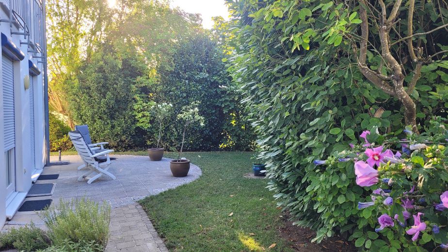 Freistehendes Familienhaus in ruhiger Sackgasse – 223 m², Dachstudio&separater Bürobereich – Südterrasse