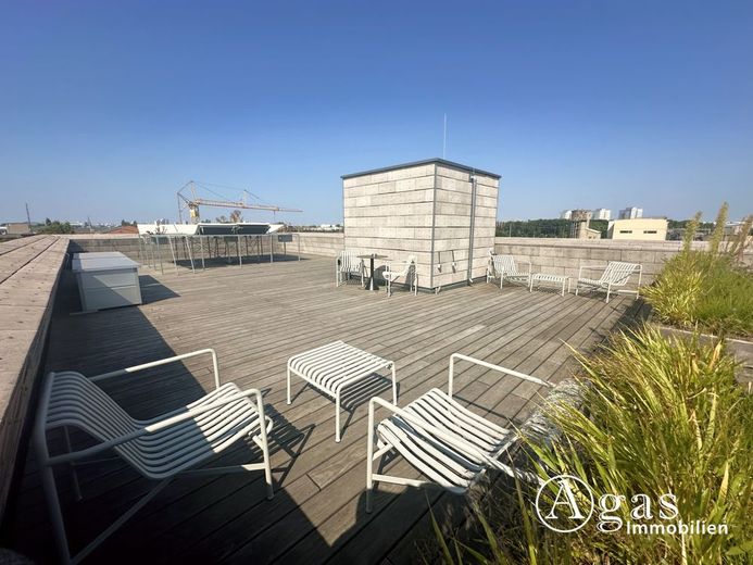 Innovation trifft Komfort: Modernes Büro über 2 Etagen mit Panorama-Dachterrasse  zu vermieten – Dachterrasse