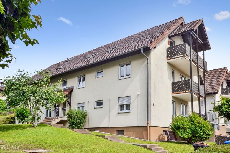 Charmante 3,5-Zimmerwohnung im 2. OG in ruhiger Lage – Treten Sie ein!