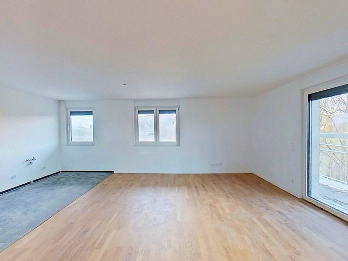 **PREMIÈRE OCCUPATION** Appartement moderne de 2 pièces avec BALCON ensoleillé – Ansicht III: Wohn- und Esszim…