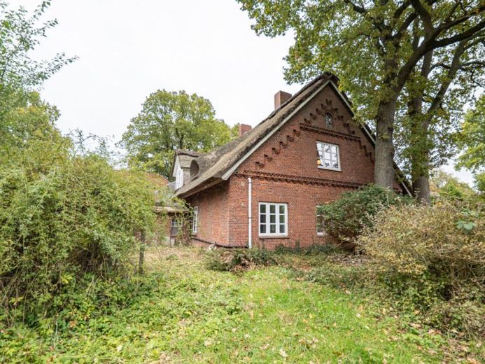 Viel Platz und Möglichkeiten: Charmantes Ein- oder Zweifamilienhaus mit großer Scheune in Kutenholz – Foto 1