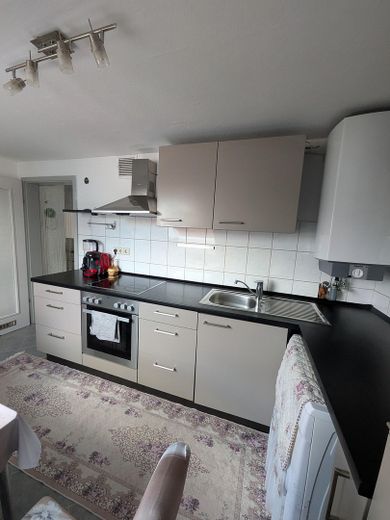 6,5 % Rendite - zuverlässig vermietete DG-Wohnung in Senden – Küche