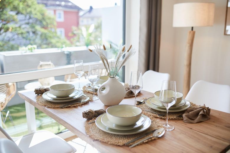 Top renoviertes und vollständig eingerichtetes Apartment in bester Schwabinger Lage - provisionsfrei – Essbereich