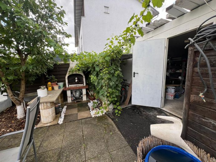 Familiendomizil in Brühl Badorf: Reihenendhaus mit großem Garten, Smarthome & Top-Lage – Grillbereich