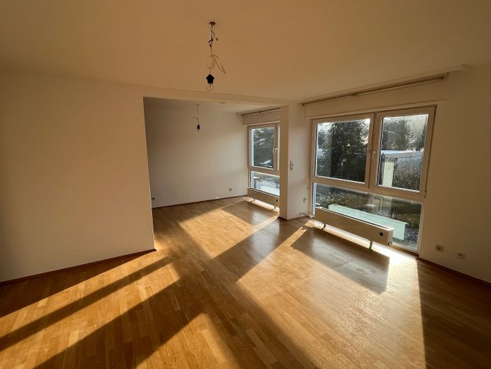 Wohnzimmer mit Essbereich