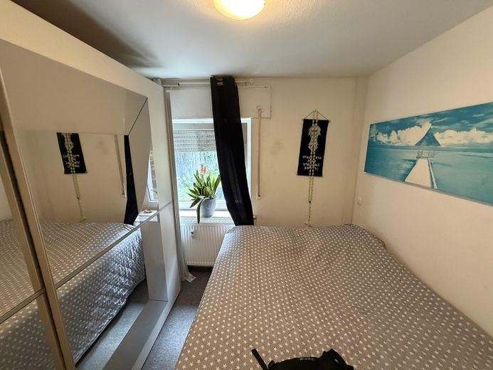 Bilocale con cucina, bagno e giardino, Solingen-Wald, ai margini del bosco, ristrutturato, su richiesta con cucina componibile a un piccolo prezzo – Foto 8