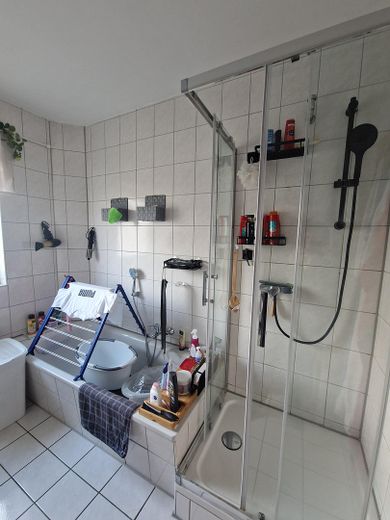Seltene Gelegenheit in Holtorf: Großzügiges Zweifamilienhaus mit Terrasse und Garage – Bad im Erdgeschoß