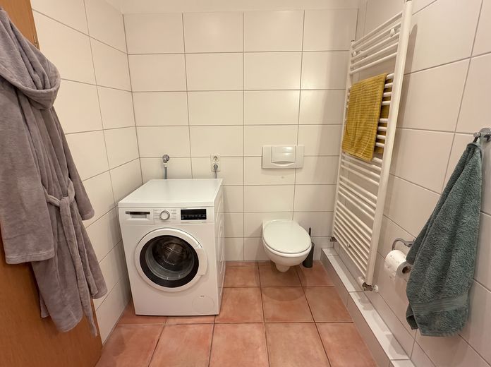 Charmante 3-Zimmer-Wohnung mit großzügigem Balkon im Mauritius Viertel, Köln – Badezimmer 2
