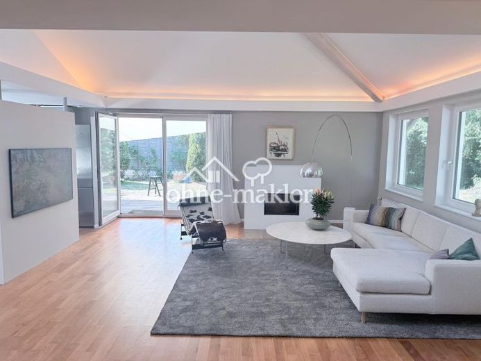 Exklusive möblierte Doppelhaushälfte mit 175 m², großem Privatgarten und Loftcharakter in Gräfelfing – Foto 1
