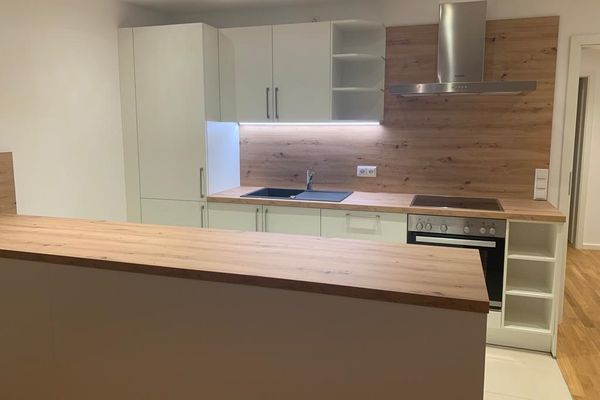 3-Zimmer-Wohnung mit schöner Einbauküche und großzügigem Balkon zu vermieten!