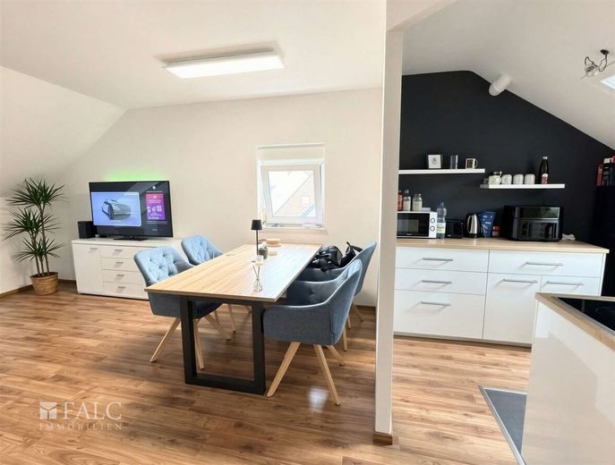 7-Familienhaus in Top-Lage von Leverkusen-Hitdorf - Voll vermietet &amp; über 5 % Rendite – Wohnzimmer DG