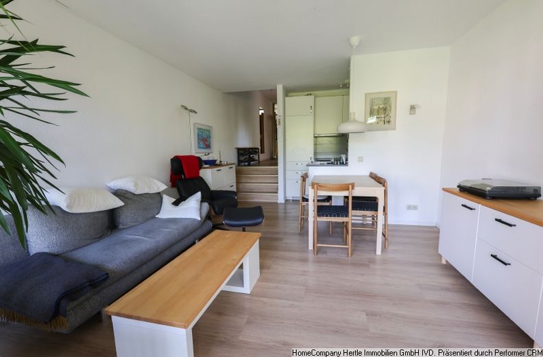 Freundlich und angenehm möbliert mit TG-Stellplatz für 3,5 Monate in toller Lage der Oberau, Freiburg – 439a940517a0329cf4e528cd64a9991659e661c9.jpg