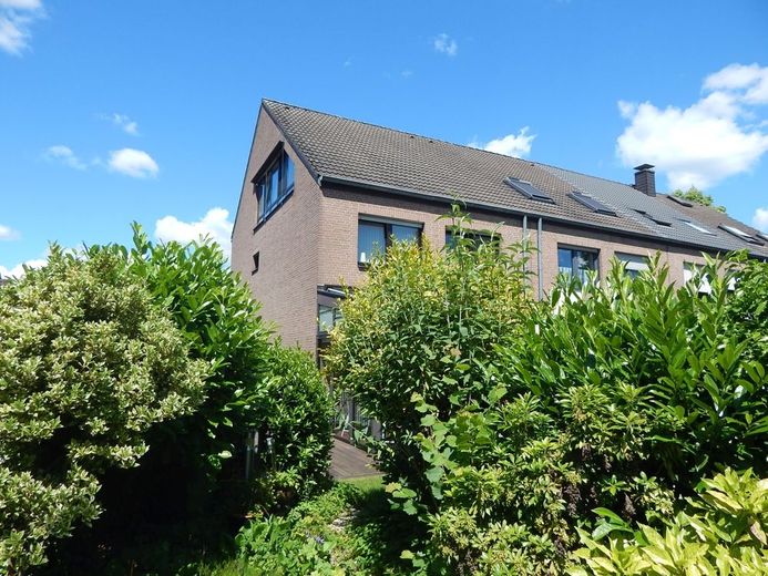 **Anspruchsvolles Wohnen in bester Lage, hier liegen Sie richtig** – zweite Terrasse