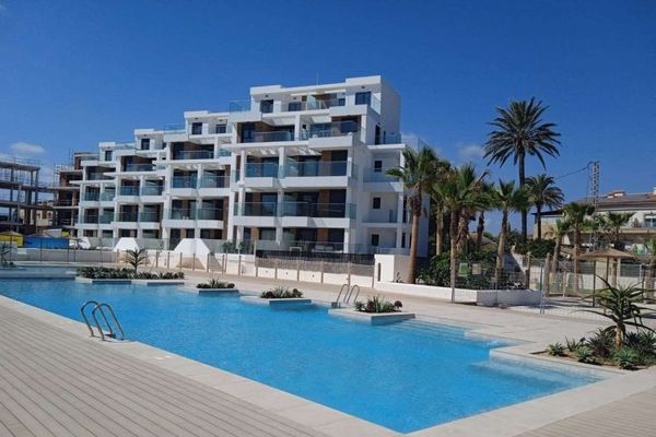 Penthouse avec piscine près de la mer