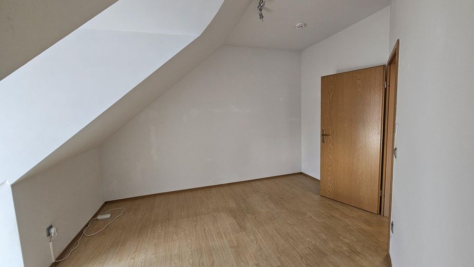 Kind/Büro/Gast
