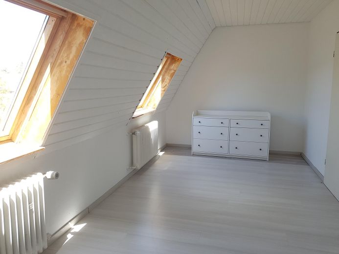 Casa a schiera centrale tranquilla a Neukeferloh - 5 locali + locale hobby + garage – Schlafen 4