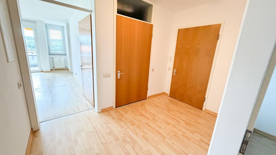 Vita assistita con terrazza sul tetto: vista panoramica sulla Stadtwald, pronta per essere abitata e senza provvigione – Diele