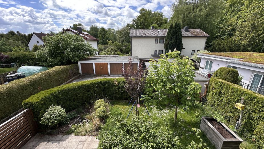 PROVISIONSFREI: Attraktive 3-Zimmer-Wohnung mit Balkon in ruhiger Lage München-Aubing – Garagen im Hof