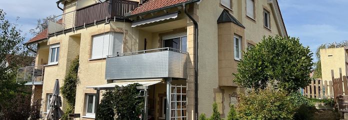 Schöne DHH am Ortsrand mit unverbautem Blick // 147qm Wohnfläche / 7 Zimmer / Einziehen & Wohlfühlen – Südansicht (im Garten)