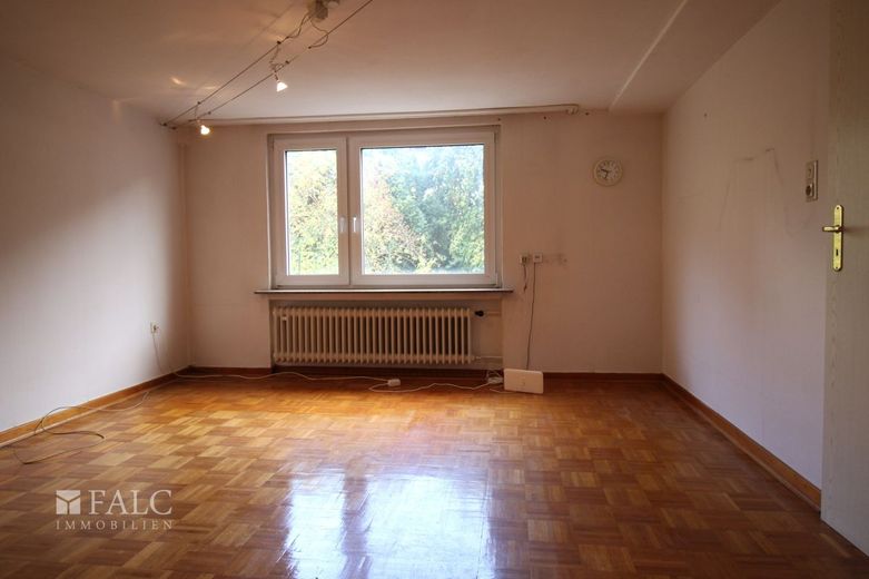 Großzügige Doppelhaushälfte – Zimmer EG