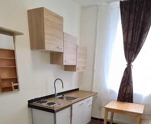Möbliertes Apartment mit eigener Dusche & Küche – Strom und Heizung inklusive – Erlangen Zentrum