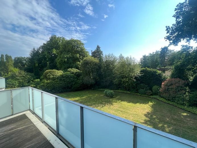 Exklusive 3-Zimmer-Wohnung mit Balkon &amp; Aufzug in gefragter Lage Hamburg – Gartenansicht