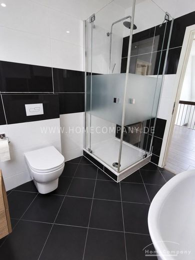 Zeer mooi, comfortabel huis met tuin, ca. 800 m² perceel en dubbele carport – 3a6d8d5f51618cddd82ea8c0e5023627c48fa466.jpg