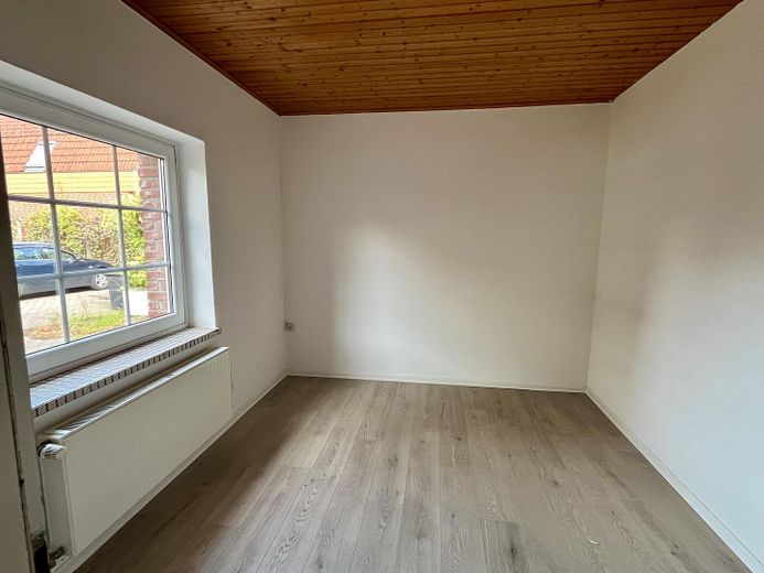 Charmante 4-Zimmer-Maisonette mit Kamin & Einbauküche in Seevetal-Ohlendorf – Zimmer 1