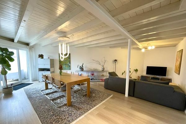 *4 LOCALI ULTRAMODERNI in stile maisonette con splendida vista panoramica, posto auto in garage sotterraneo e 3 balconi*