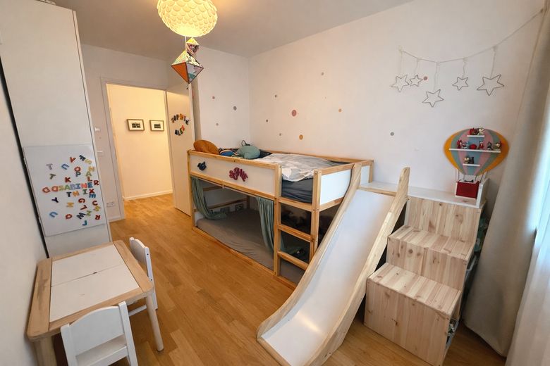 Amueblado: moderno apartamento de 4 habitaciones en los Welfenhöfen (limitado a dos años) – Kinderzimmer_1