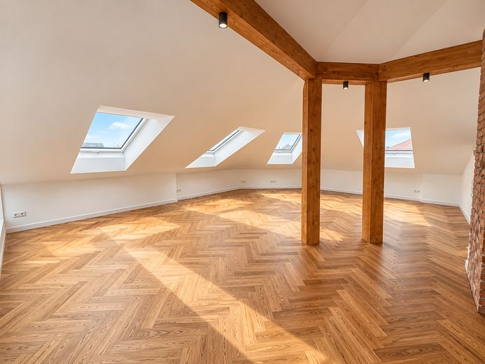 Penthouse avec sauna et toit-terrasse dans le Bergmannkiez – Wohnzimmer