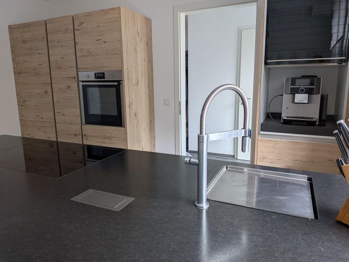 Moderna villetta a schiera di testa con giardino esposto a sud-ovest – Küche#2